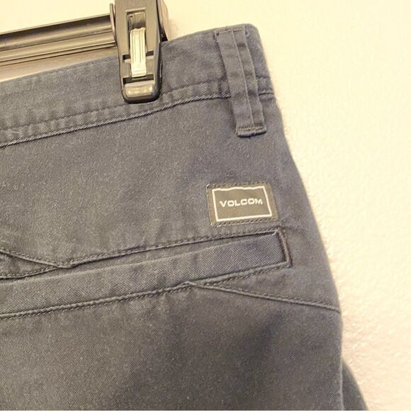 VOLCOM black weathered skater Chino shorts 10” - 34 - Picture 6 of 10